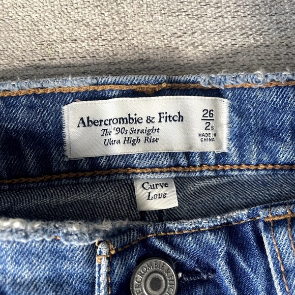 Abercrombie Fitch 90s Straight Ultra High Rise Jeans Distressed Size 26 - Picture 3 of 4